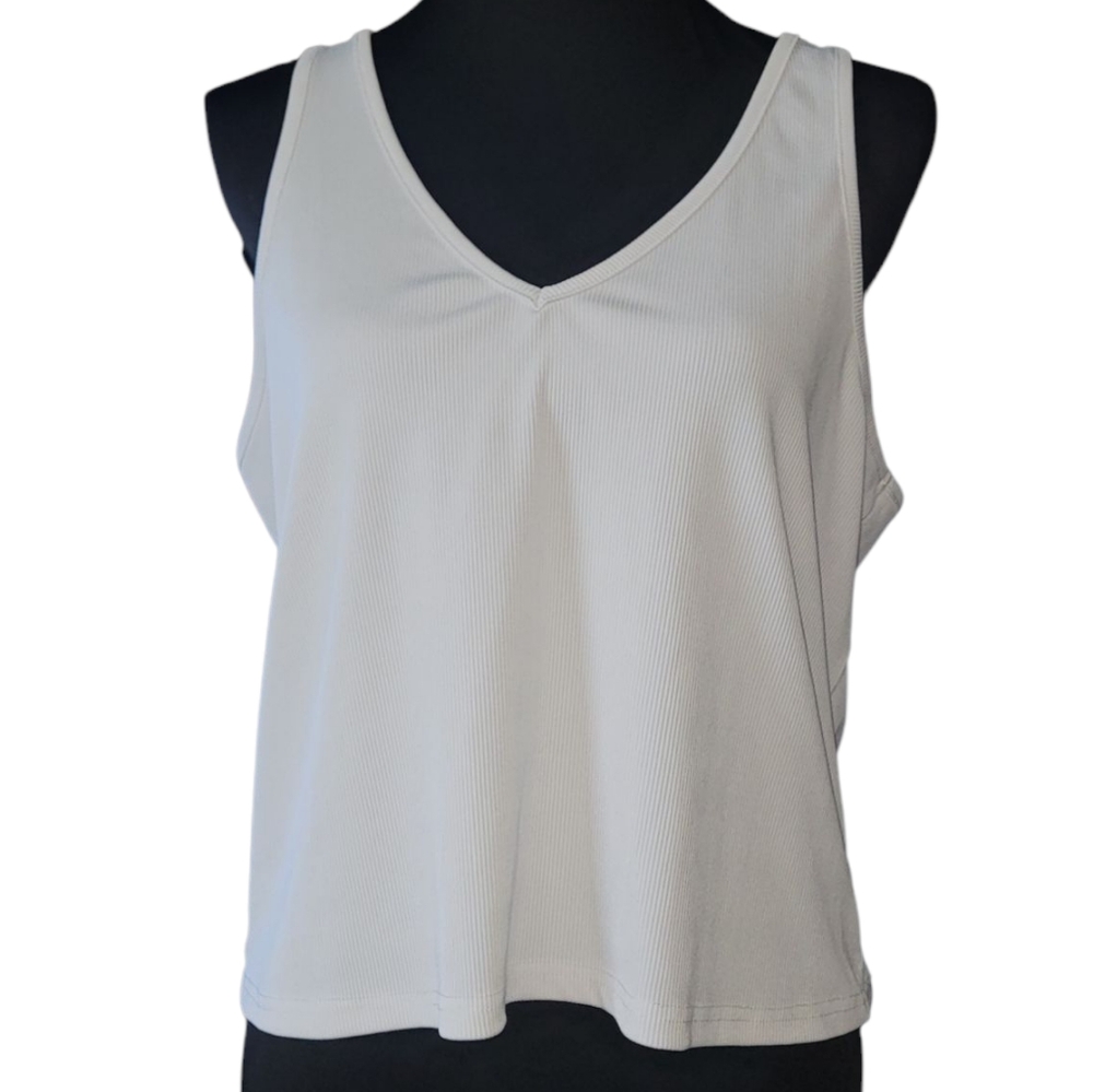 SHEIN white cropped ribbed v-neck tank Size 2XL